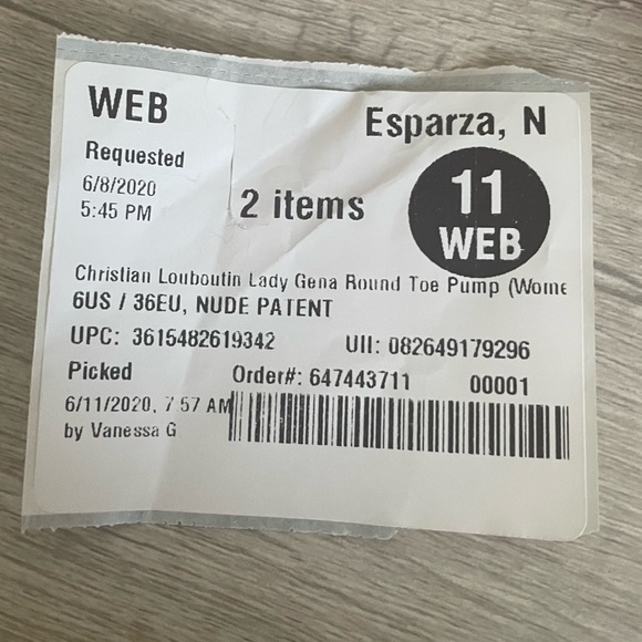 Authentic Christian Louboutin Lady Gena round toe pump in nude patent le… - Picture 7 of 12